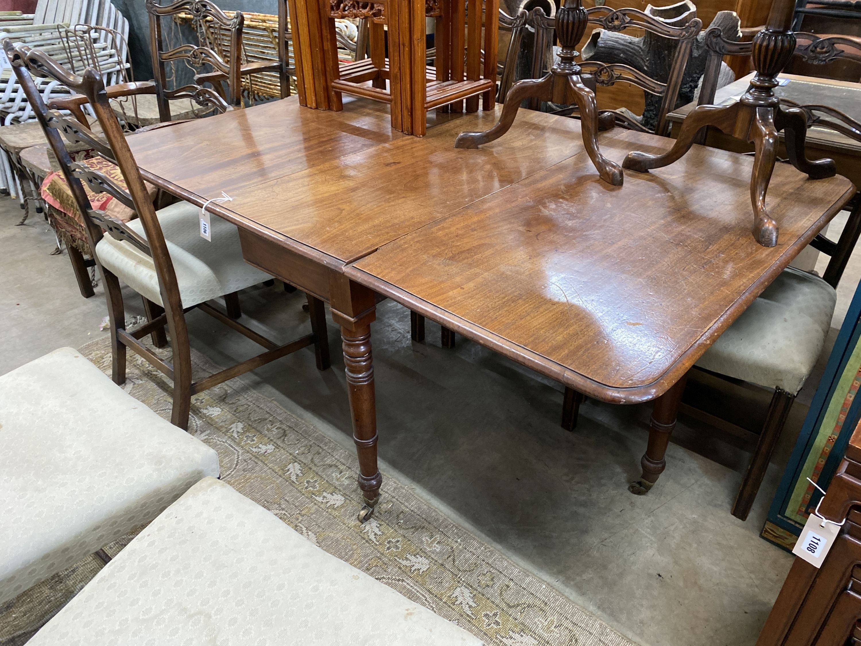 A Regency rectangular mahogany drop leaf dining table, 160cm extended, width 105cm, height 71cm